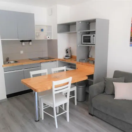 4p Luchon Cures & Soda *