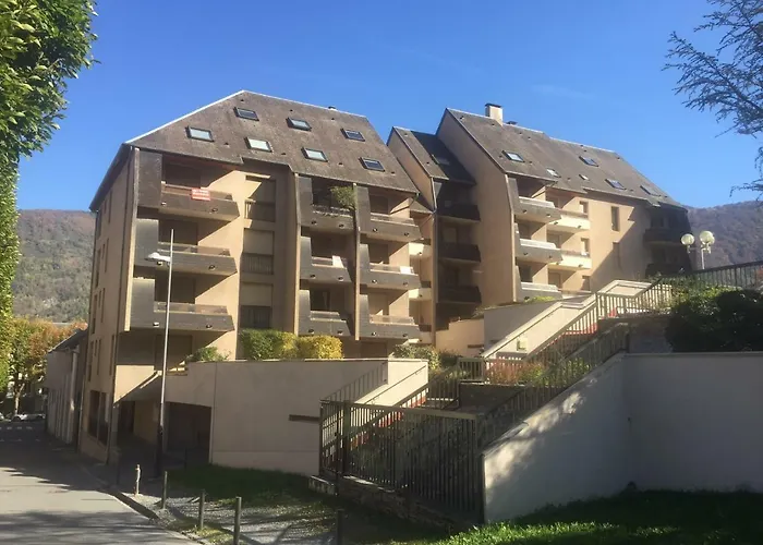 4p Luchon Cures & Soda *